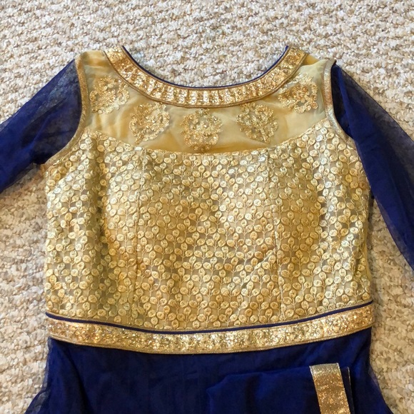 Anarkali gown - Picture 2 of 5